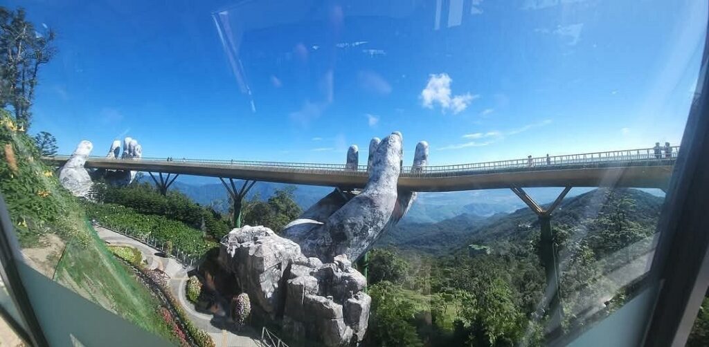 Golden Bridge – Early Morning to Avoid Crowds