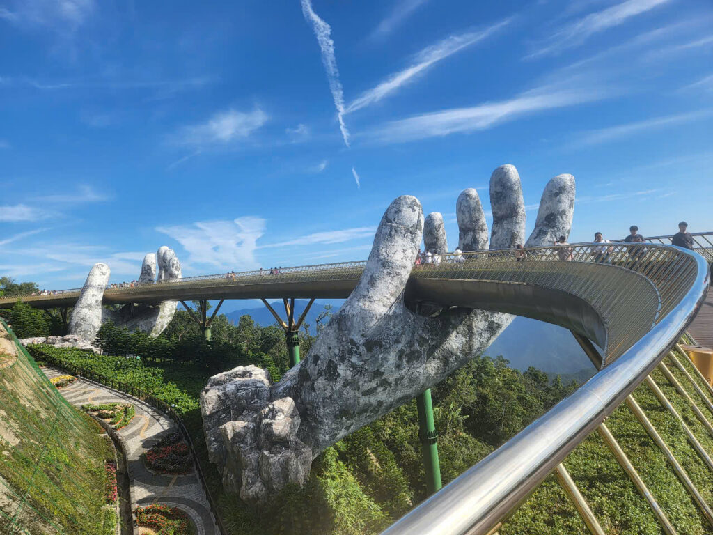Golden Bridge Ba Nà Hills – Marble Mountain & Am Phu Cave Private Tour
